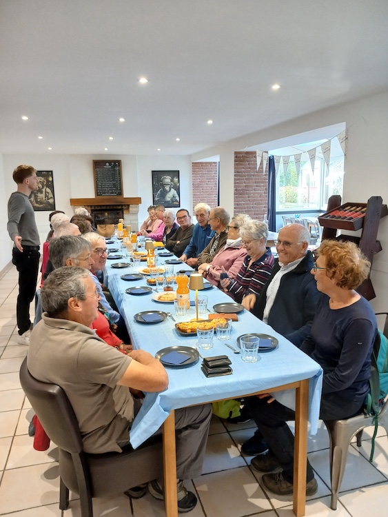 Jean-Claude... bien entouré.