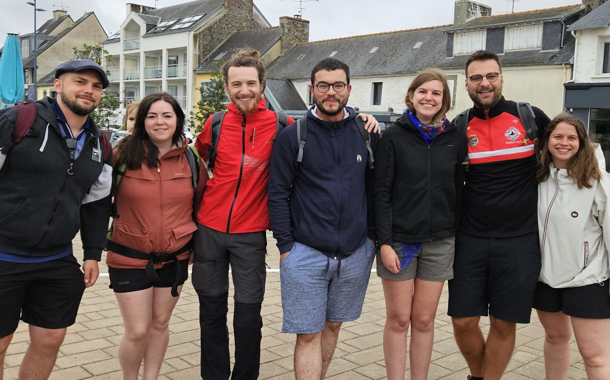 Binic Rando'nne : un groupe au départ de la plage de la Banche